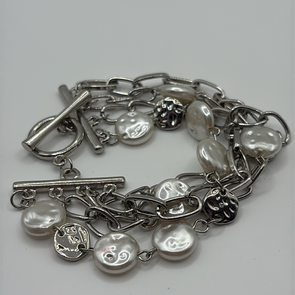 Chic Silver and White Chain Bracelet 4 Strand Coin Pearl Toggle 7.25”